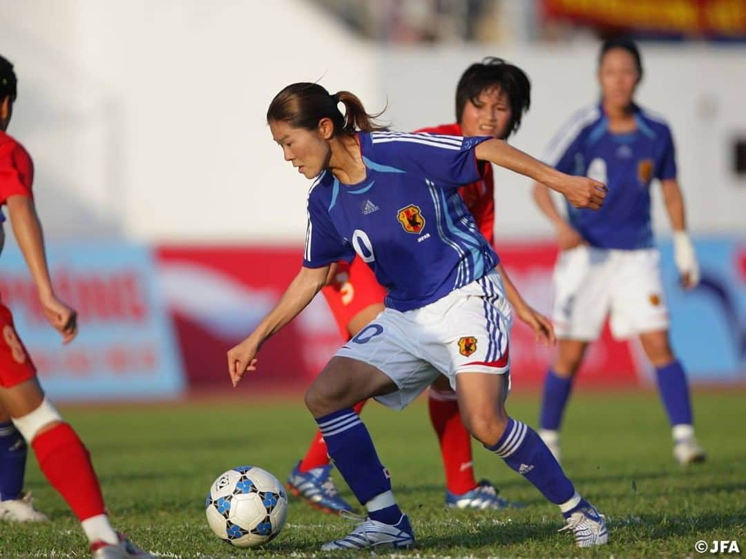 日本サッカー協会さんのインスタグラム写真 - (日本サッカー協会Instagram)「【#OnThisDay】2007.8.4🔙 ・ 北京オリンピック2008 最終予選 #なでしこジャパン 8-0 ベトナム 📍ベトナム・ハイフォン ・ 13年前、なでしこジャパンが北京オリンピックの出場権を獲得！このあと本大会でベスト4に進出したなでしこジャパンは、世界の頂点に上り詰めていくことになります。 ・ GK #福元美穂 #山郷のぞみ DF #磯崎浩美 #安藤梢 #近賀ゆかり #矢野喬子 #豊田奈夕葉 #岩清水梓 MF #酒井與恵 #澤穂希 #宮本ともみ #原歩 #柳田美幸 #宮間あや #阪口夢穂 FW #荒川恵理子 #大野忍 #永里優季  #nadeshiko #daihyo #jfa #女子サッカー」8月4日 21時36分 - japanfootballassociation