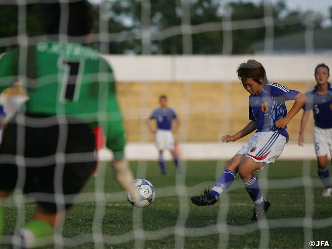 日本サッカー協会さんのインスタグラム写真 - (日本サッカー協会Instagram)「【#OnThisDay】2007.8.4🔙 ・ 北京オリンピック2008 最終予選 #なでしこジャパン 8-0 ベトナム 📍ベトナム・ハイフォン ・ 13年前、なでしこジャパンが北京オリンピックの出場権を獲得！このあと本大会でベスト4に進出したなでしこジャパンは、世界の頂点に上り詰めていくことになります。 ・ GK #福元美穂 #山郷のぞみ DF #磯崎浩美 #安藤梢 #近賀ゆかり #矢野喬子 #豊田奈夕葉 #岩清水梓 MF #酒井與恵 #澤穂希 #宮本ともみ #原歩 #柳田美幸 #宮間あや #阪口夢穂 FW #荒川恵理子 #大野忍 #永里優季  #nadeshiko #daihyo #jfa #女子サッカー」8月4日 21時36分 - japanfootballassociation