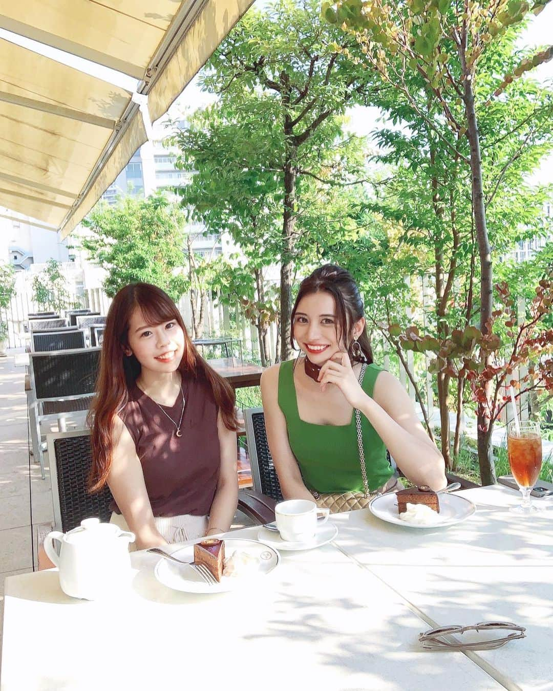 さゆりさんのインスタグラム写真 - (さゆりInstagram)「久しぶりに　@nakamuraam と表参道でお茶したよ〜☕️☀️﻿ ﻿ 美容看護師、兼フリーランスで﻿ 話が合うゆきちゃん👩❤️﻿ ﻿ 表参道のaoビルの中に、﻿ すごいオシャレな喫茶店が☕️﻿ ﻿ 外はテラスで気持ちよかった〜🍀﻿ ﻿ ゆきちゃんも最近、新しい事業を始めて﻿ 頑張ってて刺激もらった♡﻿ ﻿ 今年は旅行に行けないけど、﻿ 新しいこと始めてるゆきちゃん！カッコいい！﻿ わたしも頑張らないと〜✨☺️﻿ ﻿ ﻿ place: 表参道﻿ cafe: CAFE LANTDMANN(カフェラントマン)﻿ @cafe_landtmann_aoyama  ﻿ choker: @frees_mart  tops: @frees_mart  ﻿ ﻿ ﻿ #ファッション　#コーデ　#今日のコーデ﻿ #南青山　#南青山カフェ　#青山　#青山カフェ﻿ #表参道カフェ #表参道カフェ巡り ﻿ #カフェ巡り #表参道 #原宿カフェ #原宿 ﻿ #表参道ランチ #青山カフェ #渋谷ランチ #渋谷 ﻿ #omotesando #カフェ活 #原宿インスタ映え﻿ #表参道インスタ映え #カフェ #渋谷グルメ#原宿グルメ ﻿ #表参道グルメ #カフェ好き #カフェ好き女子 ﻿ #カフェ好きさんと繋がりたい ﻿ #さゆのカフェ巡り  #看護師　#美容看護師」8月4日 21時44分 - sayuri__offi