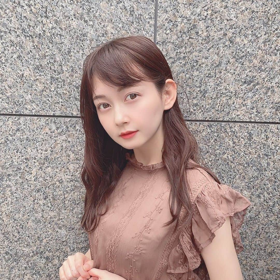 金久保マユ（ぼんぼん）のインスタグラム：「インスタの更新サボってました🙈 最近はすっかり写真を撮らなくなってしまいました………ちゃんと更新できるように撮ろうと思います。笑 . . 最近はいつの間にか梅雨が明けてくれて嬉しいです☀️暑いのは嫌いだけど、雨はもっと嫌いなので…… . . . 暑いですが、皆様体調にはお気をつけて〜！私も気をつけます🙈 . . . . . あ、筋トレは続いてます！笑 . . . . . . . .  #夏コーデ#ワンピース#31sonsdemode#かわいい#ロングスカート#ゆるふわ#メイク#攝影#ロケ#美意識向上#自撮り界隈#ポートレート#カメラ好きな人と繋がりたい#カメラ女子#ぴんく#ヘアアレンジ#ワンピ#マスクメイク#筋トレ#筋トレダイエット #love#onepiece#cute#followｍe#follow4like#pink#animegirl#photo#girl」