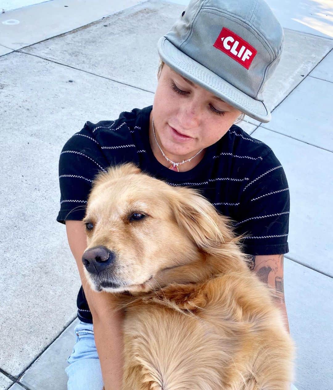 ジョーディン・バラットのインスタグラム：「happy 4th birthday to my sweet puppy! 🥺❤️ @heyitskula」