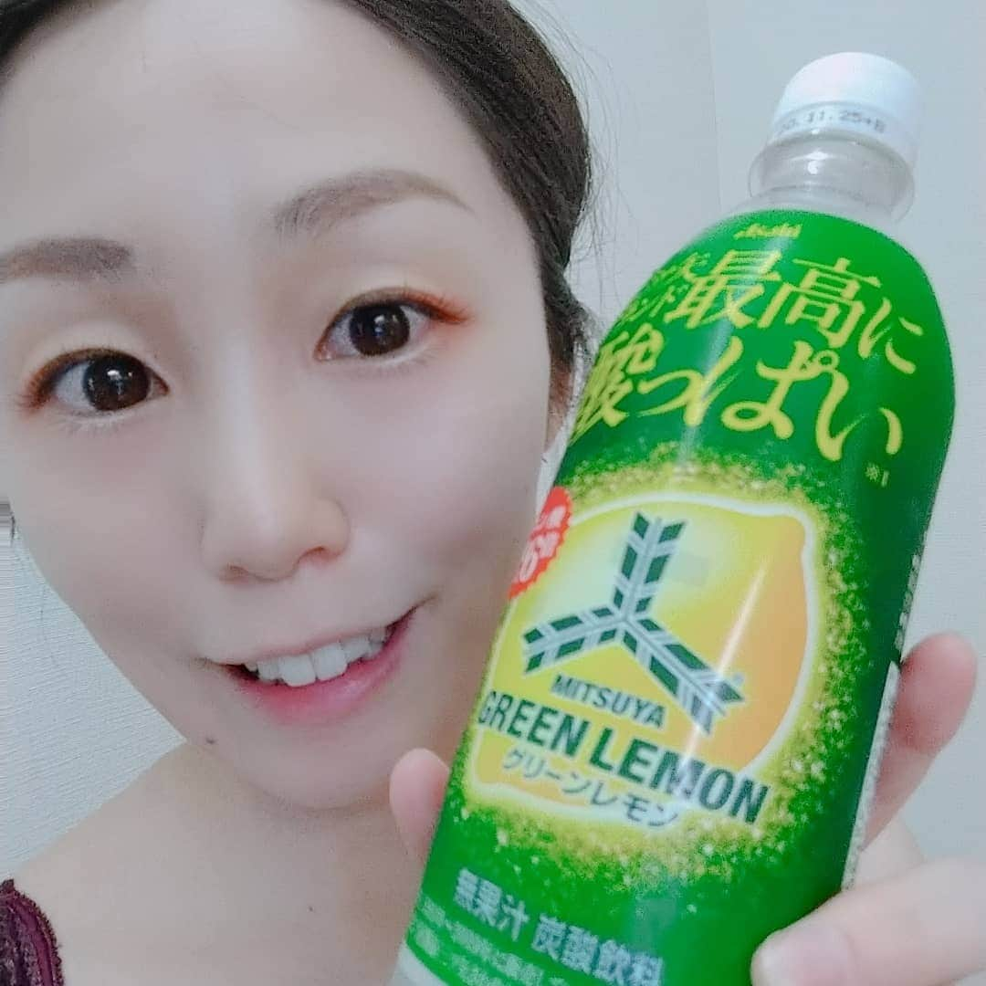 悠木あやねさんのインスタグラム写真 - (悠木あやねInstagram)「暑くて汗かきすぎたので、水分補給とクエン酸補給ヽ(=´▽`=)ﾉ  たしかに酸っぱくて美味しい😋  でも、酸っぱいの大好きなわたしは、さらにレモン果汁とか追加して飲んでみたい気分です🤣💦💦  #悠木あやね #AyaneYuki #YukiAyane #カプセルエージェンシー #capsuleagency #AV女優 #アダルト女優 #セクシー女優 #女優 #pornstar #nudemodel #model #asiangirls #asiandoll #asianbeauty #asiansexy #japanesegirl #japanese #japanesegirls #レモン果汁 #酸っぱい #酸っぱいもの好き #クエン酸 #三ツ矢グリーンレモン #クエン酸濃度6倍 #美味しい」8月4日 13時43分 - yukiayane0926