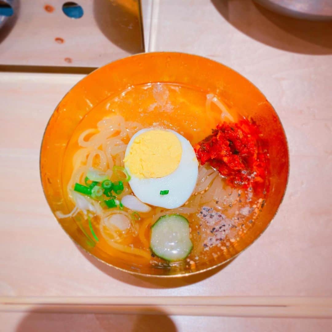 のインスタグラム：「11日間で唯一外食したときの🍽 冷麺大好き。」