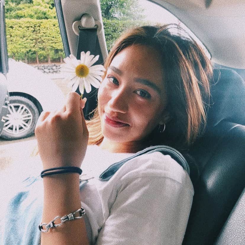 のインスタグラム：「🌼」