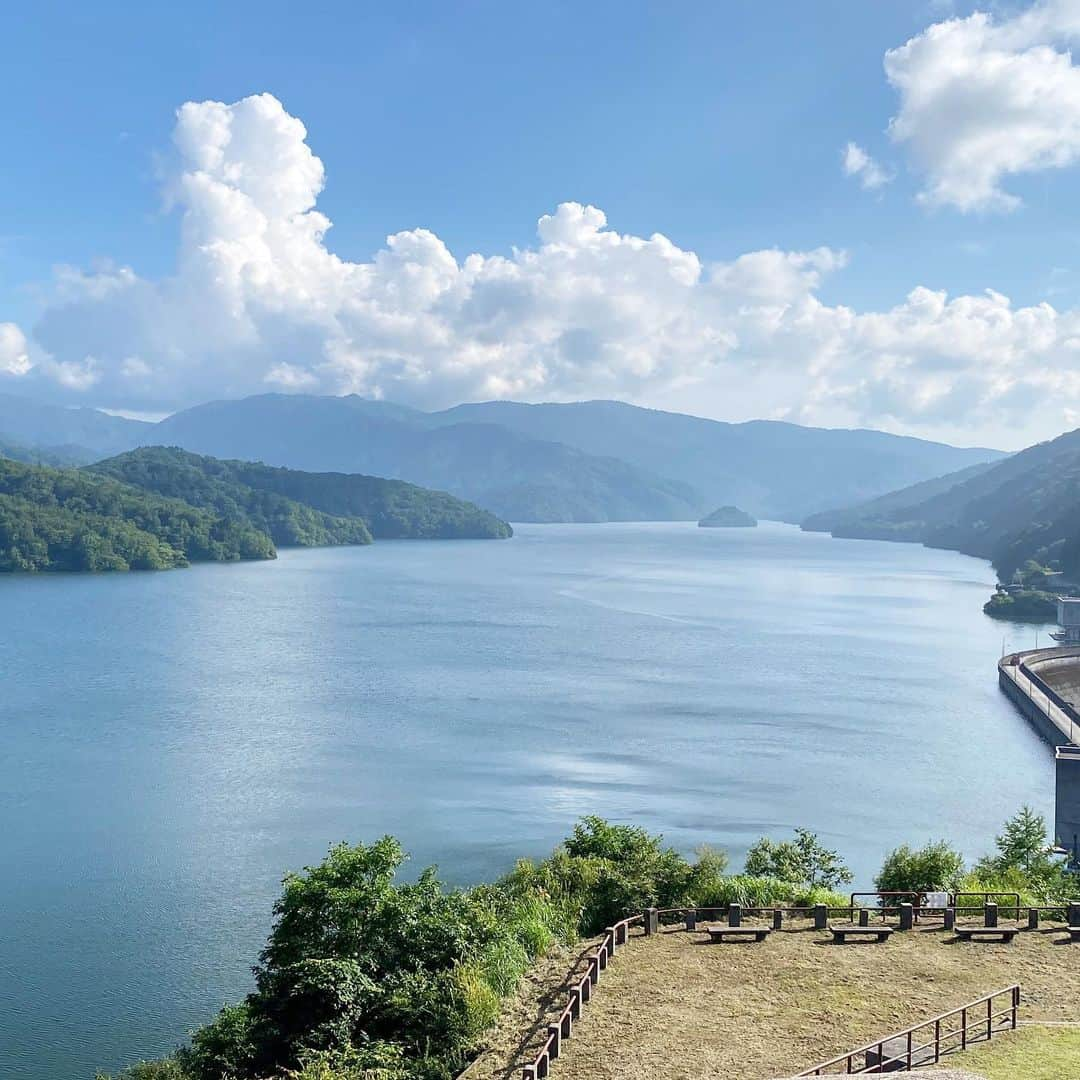 麻尋えりかのインスタグラム：「行きたい場所シリーズ🏔 #日光浴 #富山 #toyama」