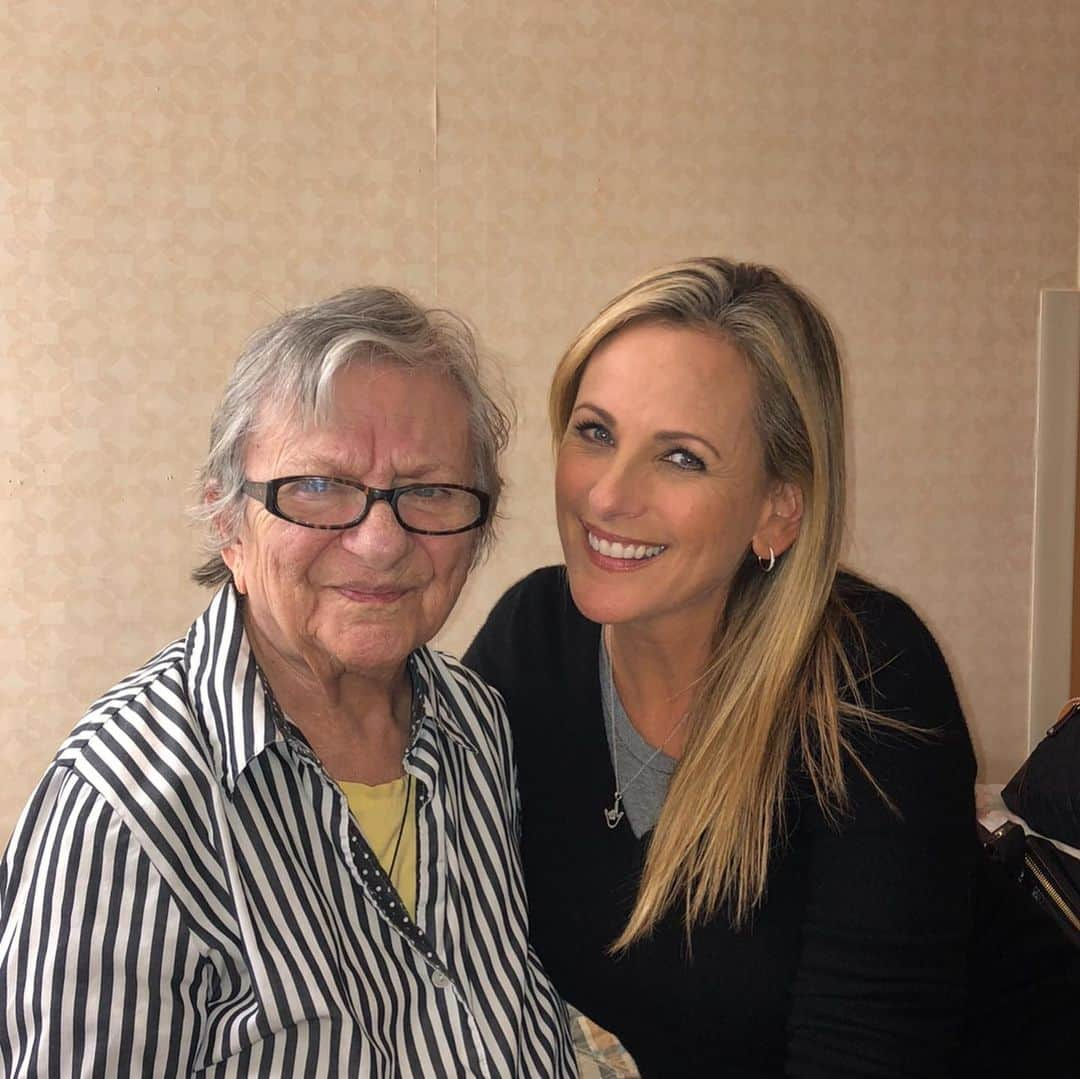 マーリー・マトリンさんのインスタグラム写真 - (マーリー・マトリンInstagram)「It’s past midnight in Chicago as I post this very special tribute to my mother, Libby Matlin. We are celebrating her 90th birthday! Holy moly! Pictures here are just a few that I think she would enjoy sharing to all. I know she’d LOVE all the greetings and love for her on her special day. She’s living with Dementia/Alzheimer’s nowadays ( we refuse to let it define her ) but that doesn’t stop me and my family from wishing her the best of birthdays! I love you Mom and I’m sending you virtual hugs and love and kisses! 🤟🤟🤟🎂🎂🎂 #libbymatlin #90yearsyoung #chicago #mymother #imisshersomuch #momanddad #family #screwcoronavirus」8月4日 14時50分 - themarleematlin