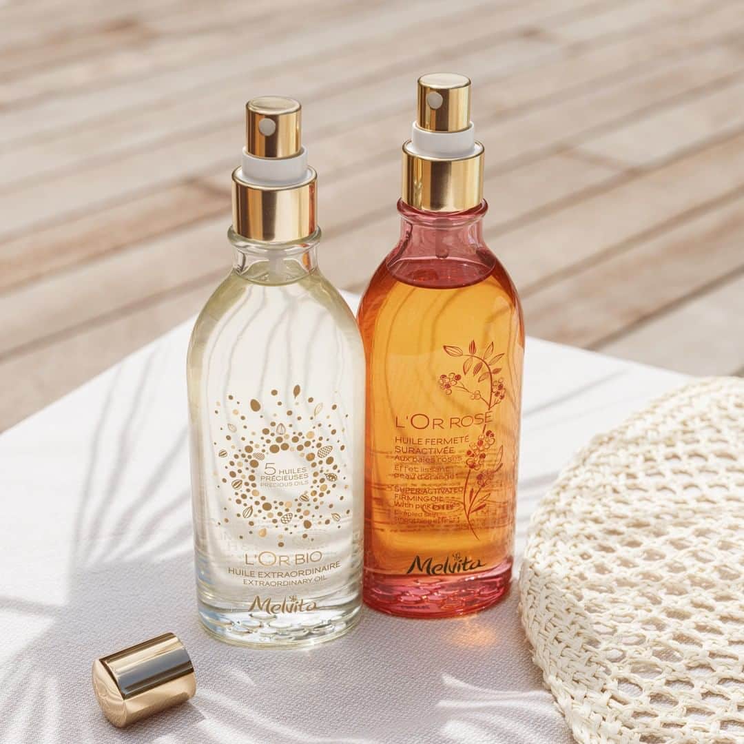 Melvita Officialのインスタグラム：「Jamais un été sans mon huile favorite...☀  Dîtes-nous pour quelles huiles allez-vous craquer cet été ? 🌻  Plutôt team Or Bio et son parfum solaire addictif pour hydrater et sublimer corps et cheveux Team Or Rose pour raffermir et atténuer l'effet peau d'orange Ou bien team les deux, c’est trop dur de choisir…🌿  #Melvita #beauté #bio #naturel #summer #été #holidays #vacances #travail #huile #extraordinaire #cosmétique #relax #soleil #selfcare」
