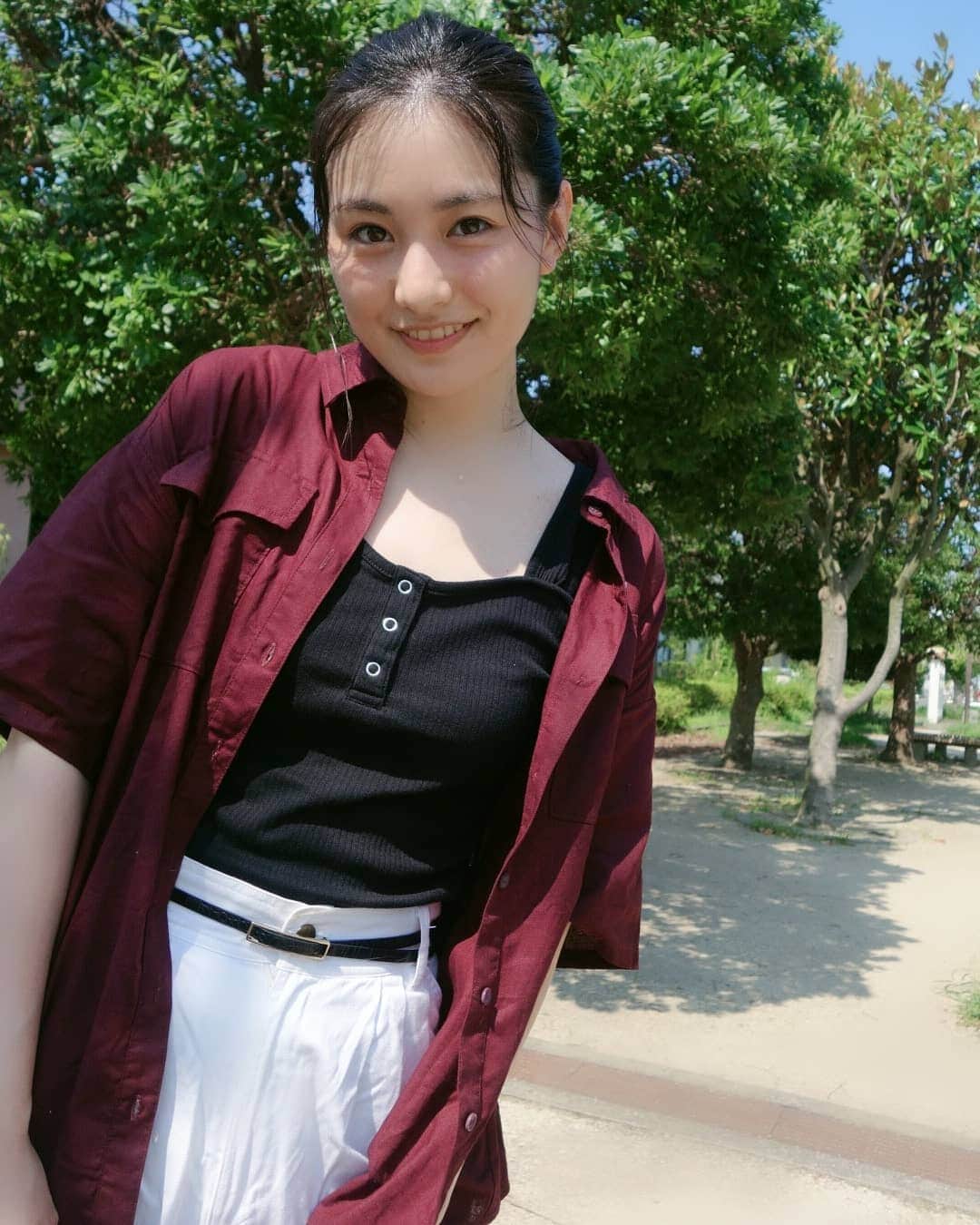 高山侑子さんのインスタグラム写真 - (高山侑子Instagram)「. 一目惚れで買ったワインレッドのシャツ🤭 この色の服は持ってないから新鮮✨  #pageboy #リネンライトシャツ #ワインレッドカラー」8月4日 15時06分 - takayamayuko_stardust