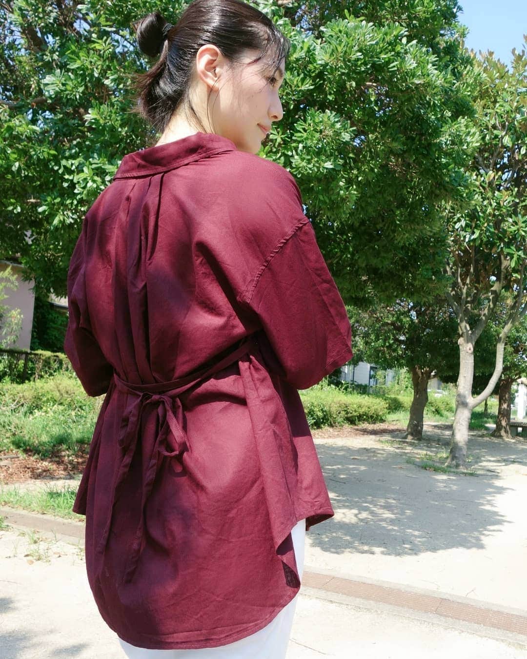 高山侑子さんのインスタグラム写真 - (高山侑子Instagram)「. 一目惚れで買ったワインレッドのシャツ🤭 この色の服は持ってないから新鮮✨  #pageboy #リネンライトシャツ #ワインレッドカラー」8月4日 15時06分 - takayamayuko_stardust
