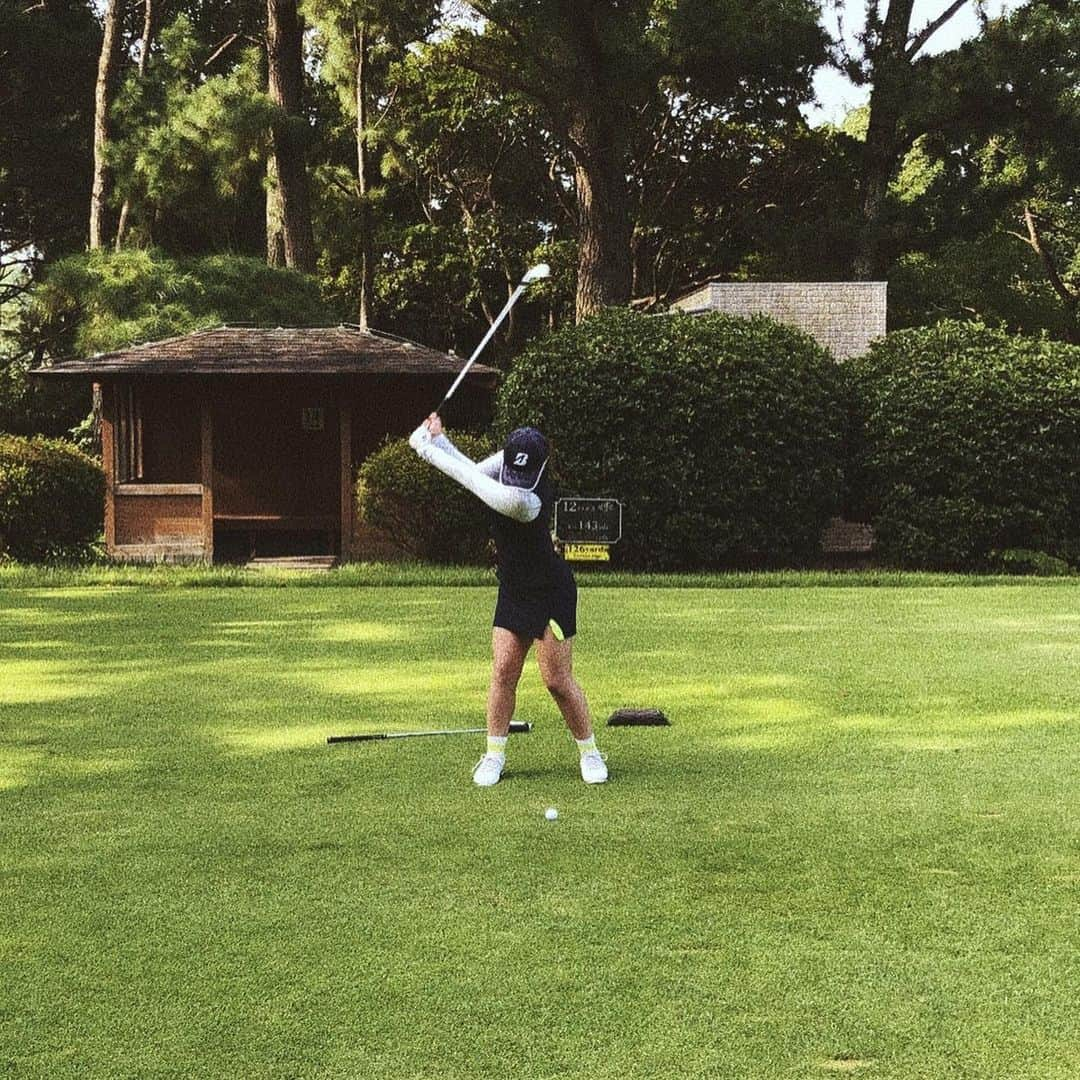 井上沙紀のインスタグラム：「🏌️‍♀️⛳️ #golf #7iron」