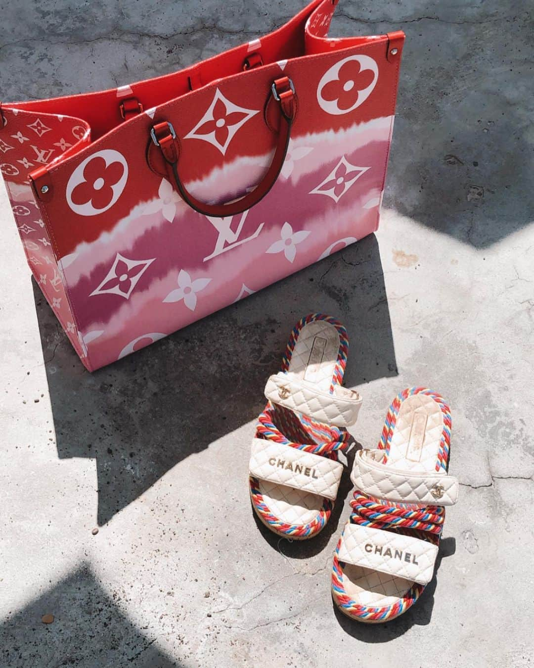 レオニー・ハンネさんのインスタグラム写真 - (レオニー・ハンネInstagram)「Beach details 💕 Anzeige/Tag @louisvuitton #LouisVuitton」8月4日 16時13分 - leoniehanne