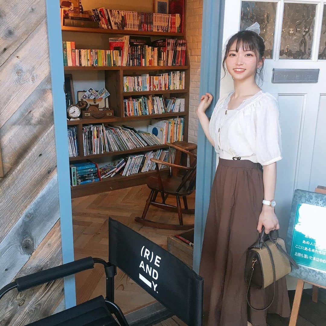 横道侑里さんのインスタグラム写真 - (横道侑里Instagram)「外も公園とか雑貨屋さんとか本も並べてあったり、キャンプ道具もあったり、すごくすごくおしゃれで可愛かった！」8月4日 16時35分 - sideroad615