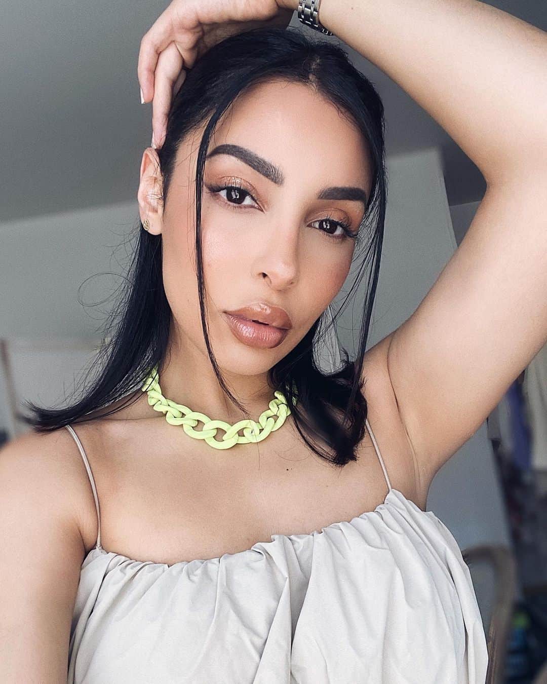 sananasのインスタグラム：「Good morning ☀️ oh I’m BACK ! 💁🏻‍♀️」