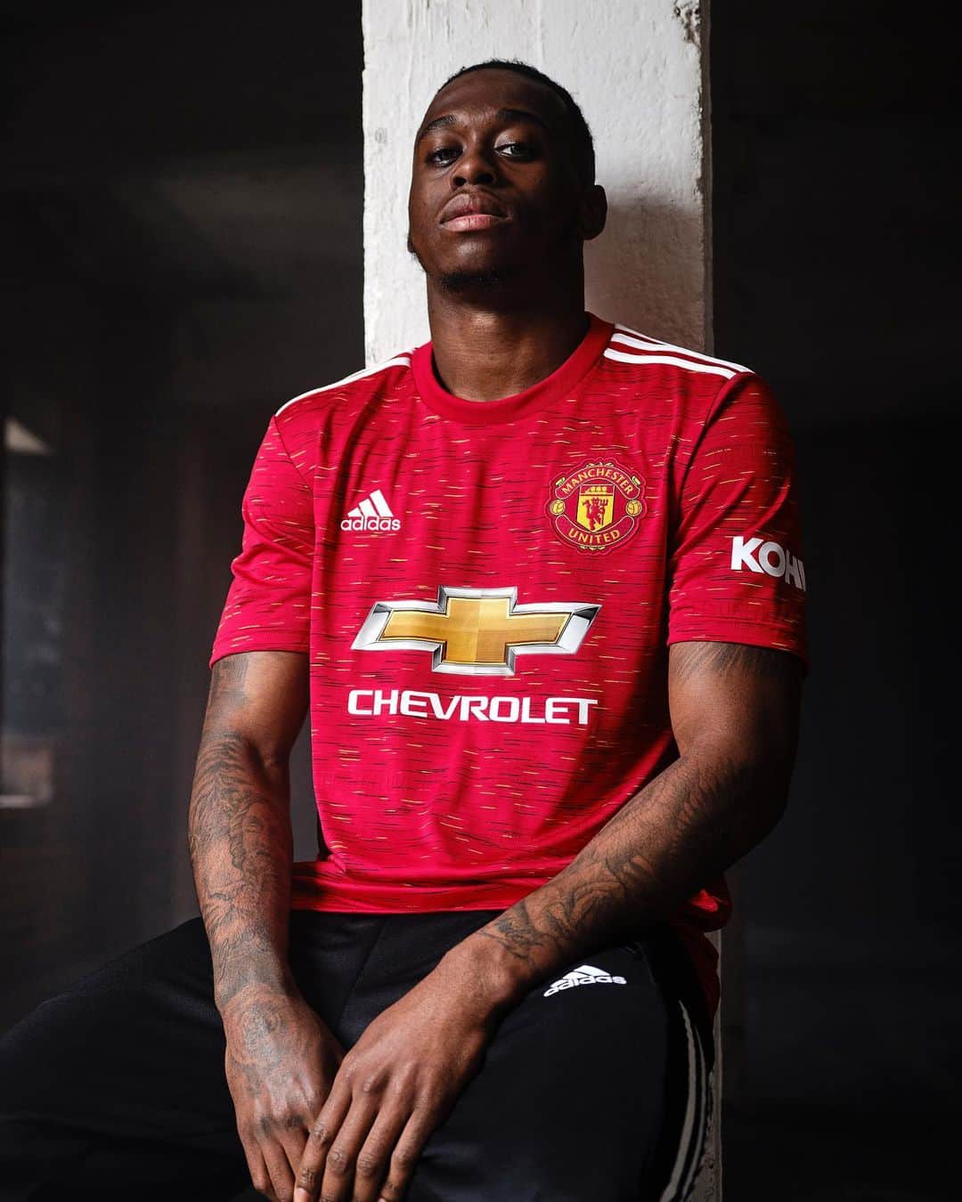 adidas Footballさんのインスタグラム写真 - (adidas FootballInstagram)「What makes us United. Introducing the new 2020/21 @manchesterunited Home jersey, exclusively available now through adidas.com and official club stores.」8月4日 17時01分 - adidasfootball