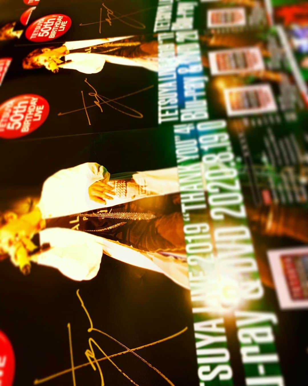 tetsuyaのインスタグラム：「ポスターにサインしたよ！  #TETSUYA #thankyou4950 #Amphitheater」