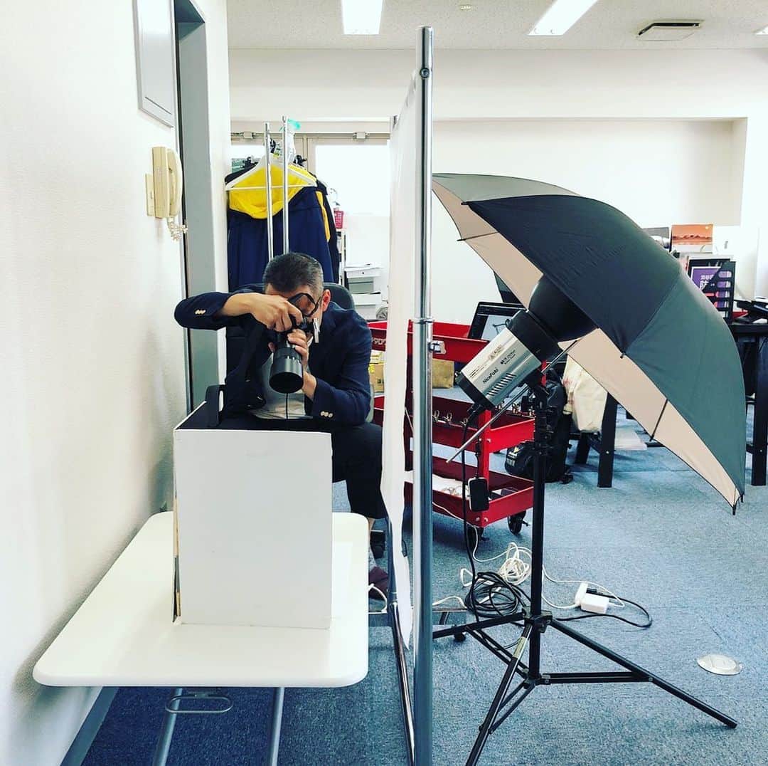 のインスタグラム：「本日の職場。#photooftheday  #stillshooting  #商品撮影　#ブツ撮り　#奥渋撮影」