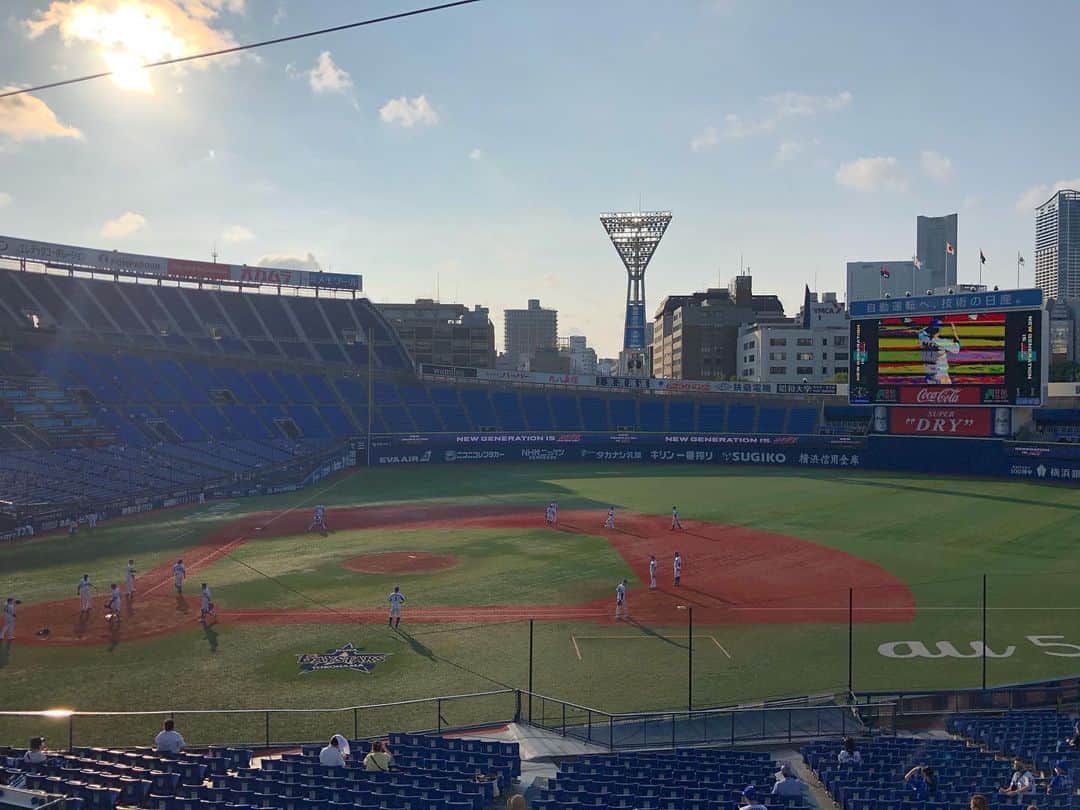 TBS「TBS野球班」のインスタグラム：「真夏の9連戦！開幕！☀️  DeNA、中日ともに今日から9連戦！この連戦をどう乗り切るか？  そして中日根尾選手がプロ初スタメン！ その打席に要注目👓  #DeNA 対 #中日  の一戦を、 TBSチャンネル2/Paravi 17:55〜 #井端弘和 さんの解説でお届けします⚾️  #先発 #DeNA #井納翔一 #中日 #福谷浩司 #根尾昂 #プロ初スタメン」