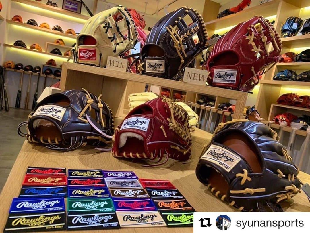 Rawlings Japanさんのインスタグラム写真 - (Rawlings JapanInstagram)「#Repost @syunansports with @get_repost ・・・ ‪ローリングス硬式グラブです🇺🇸‬ ‪山口県の球児でもローリングスを使われる‬ ‪ローリンガーが増えてますね‼️‥‥ローリンガー⁉︎⁉︎笑‬ ‪キャメルを始め、モカ色、ワイン色😳‬ ‪とりあえず、これを使える高校球児が羨ましい💦‬ ‪#ローリングス #硬式グラブ #高校野球対応 #シュースポ  #ラベルチェンジ可能‬ @rawlings_japan_llc」8月4日 18時23分 - rawlings_japan_llc