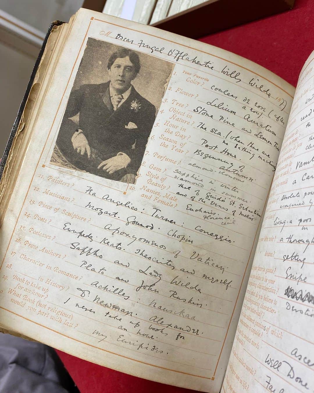 サザビーズさんのインスタグラム写真 - (サザビーズInstagram)「Oscar Wilde’s “Confessions”: Wilde filled in this questionnaire when he was on the cusp of stardom in 1877. His replies sparkle with ebullience and wit – exactly what you would expect from this bold young writer, still in his early twenties but already experiencing his first taste of fame. 🌟  Across 39 questions he details all his favourite - and least favourite - things:  Your idea of happiness? ‘Absolute power over men’s minds, even if accompanied by chronic toothache’   Your idea of misery? ‘Living a poor and respectable life in an obscure village’   What is your dream? ‘Getting my hair cut’   What is your favourite object in nature? ‘The sea (when there are no bathing machines)’ 🌊   Book to take up for an hour? ‘I never take up books for an hour’   What are the sweetest words in the world? ‘Well done!’   What are the saddest words? ‘Failure’  This questionnaire - likely filled in for an admiring fan - freezes the young Oscar in a moment in time, but also provides a chilling prophecy of what was to come. His answer to the final question ‘What is your aim in life?’ reads ‘fame, or even notoriety’.  This slice of literary history comes to sale from the collection of actor and director Steven Berkoff (b.1937), the villain in James Bond’s Octopussy who has a special connection with Oscar Wilde, having directed an interpretation of Salome to great acclaim in the 1980s. It was around this time that he started collecting first editions of Wilde’s works (a number of which we are offering in our sale this week), and of course this album too.   Bidding on Sotheby’s Summer Miscellany Sale of Books and Manuscripts closes at 14.00 BST today. #SothebysBooks #OscarWilde 📖」8月4日 18時38分 - sothebys