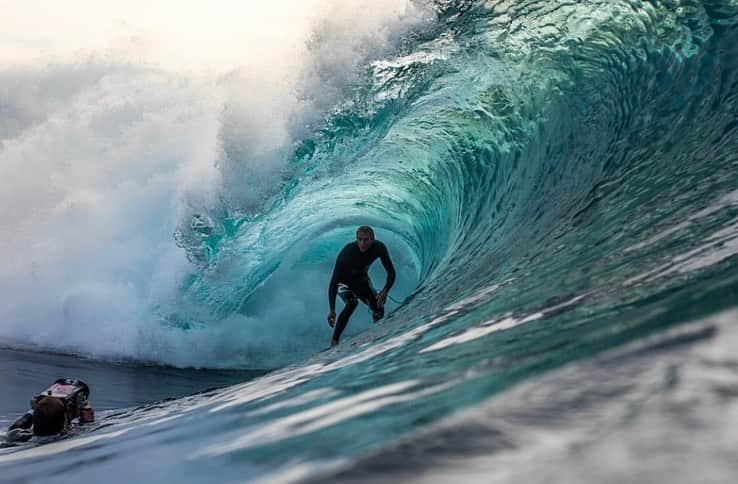 オーウェン・ライトさんのインスタグラム写真 - (オーウェン・ライトInstagram)「First time I’ve sever surf this wave. It’s been on my list for a while... it’s definitely one of the heavier waves I’ve surfed even though is was pretty small. Wasn’t surprised to see @russellbierke out there going mad! Haha 📷 @lancemorgan_」8月4日 18時38分 - owright