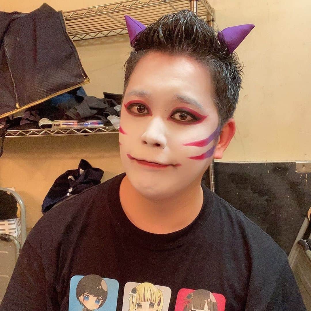 たっしーのインスタグラム：「どんな気持ち？ ＊ #モノクローン #虹色担当 #たっしー #アイドル」