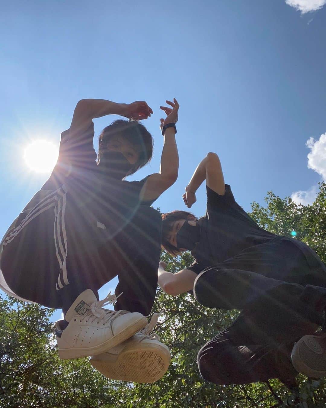 高橋ふみやのインスタグラム：「JUMP！！ JUMP！！ 青春ですかね？☆  映えてますか？(笑) 今日は日差しが強く 日焼けしたかもです。。 日焼け止め塗ったのに。。  いたぁーい！！ 汗だくになりながら 元気よく頑張りました(笑)」