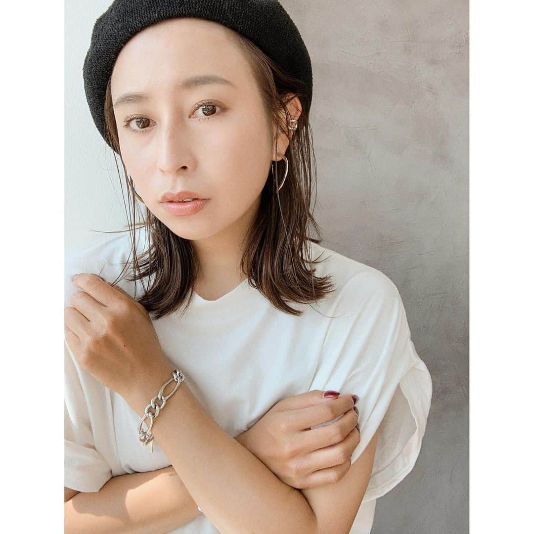 佐藤有里さんのインスタグラム写真 - (佐藤有里Instagram)「. . めずらしくベレー帽🧑🏼‍🎨 CREDONAのシルバーアクセと。 . . #credona#credona_official #selfie#accessory#silver925#シルバーアクセ#イヤカフ#ブレスレット#ピアス#クレドナ#ベレー帽」8月4日 19時31分 - yuri_212