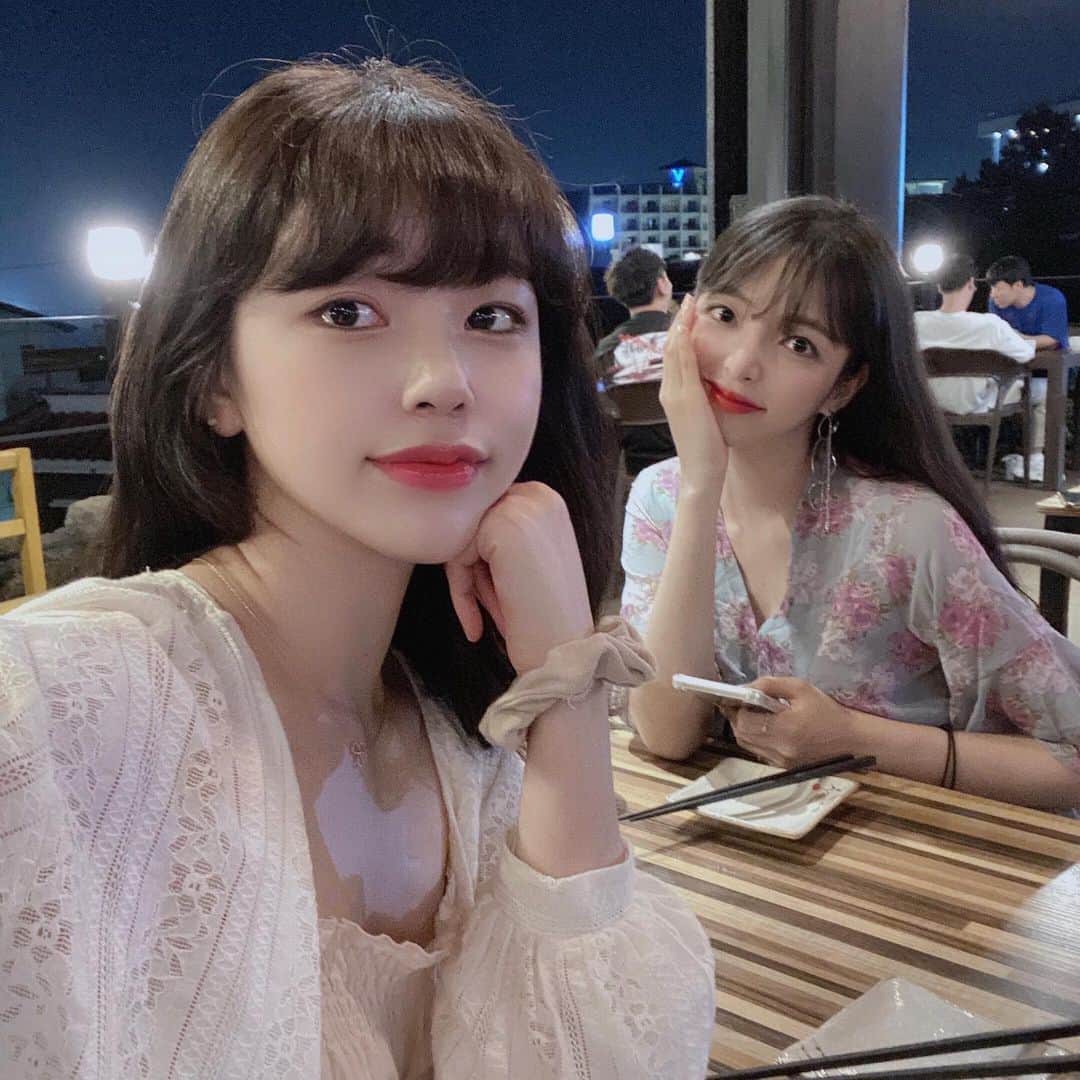 ユジョン のインスタグラム：「바다가 보이는 이자카야 여행객을 위해 픽업서비스를 시작하고 맛있다는 말에 서비스와 포장으로 답하는 #찐맛집 #이자카야달 #딱새우 #메로구이 #애월맛집」