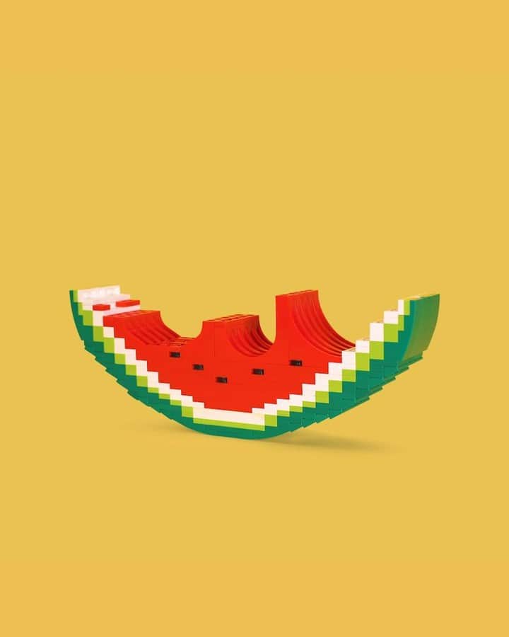 LEGOさんのインスタグラム写真 - (LEGOInstagram)「One of your five-a-day 🍉😋 #LEGO #Watermelon #SummerTreats」8月4日 20時01分 - lego