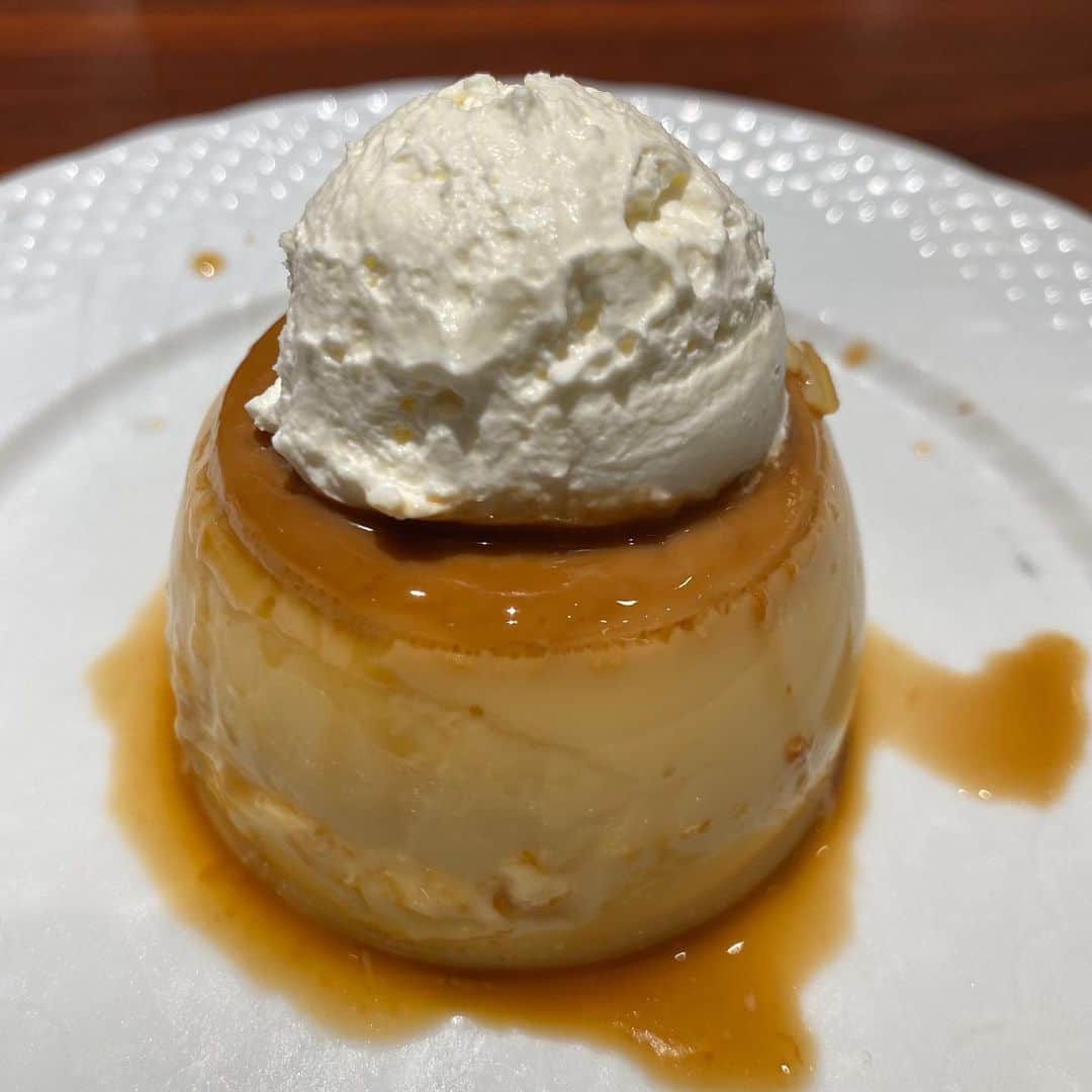 みずしな孝之のインスタグラム：「昭和のプリン。固め。  #星乃珈琲店」