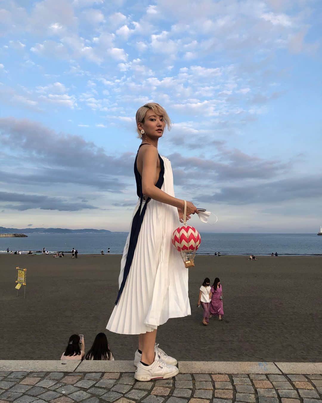 中川友里さんのインスタグラム写真 - (中川友里Instagram)「開放感🏖 #ノーブラ」8月4日 20時09分 - darayunya