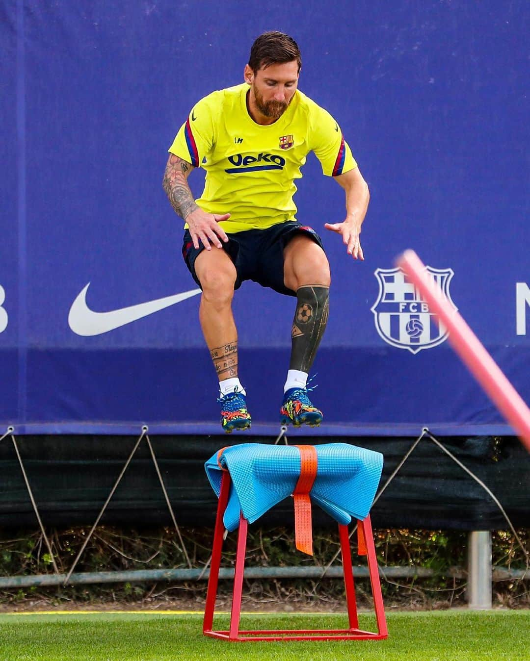 FCバルセロナさんのインスタグラム写真 - (FCバルセロナInstagram)「😍 @championsleague week! 💪 Back to training 🔜 #BarçaNapoli」8月4日 20時12分 - fcbarcelona