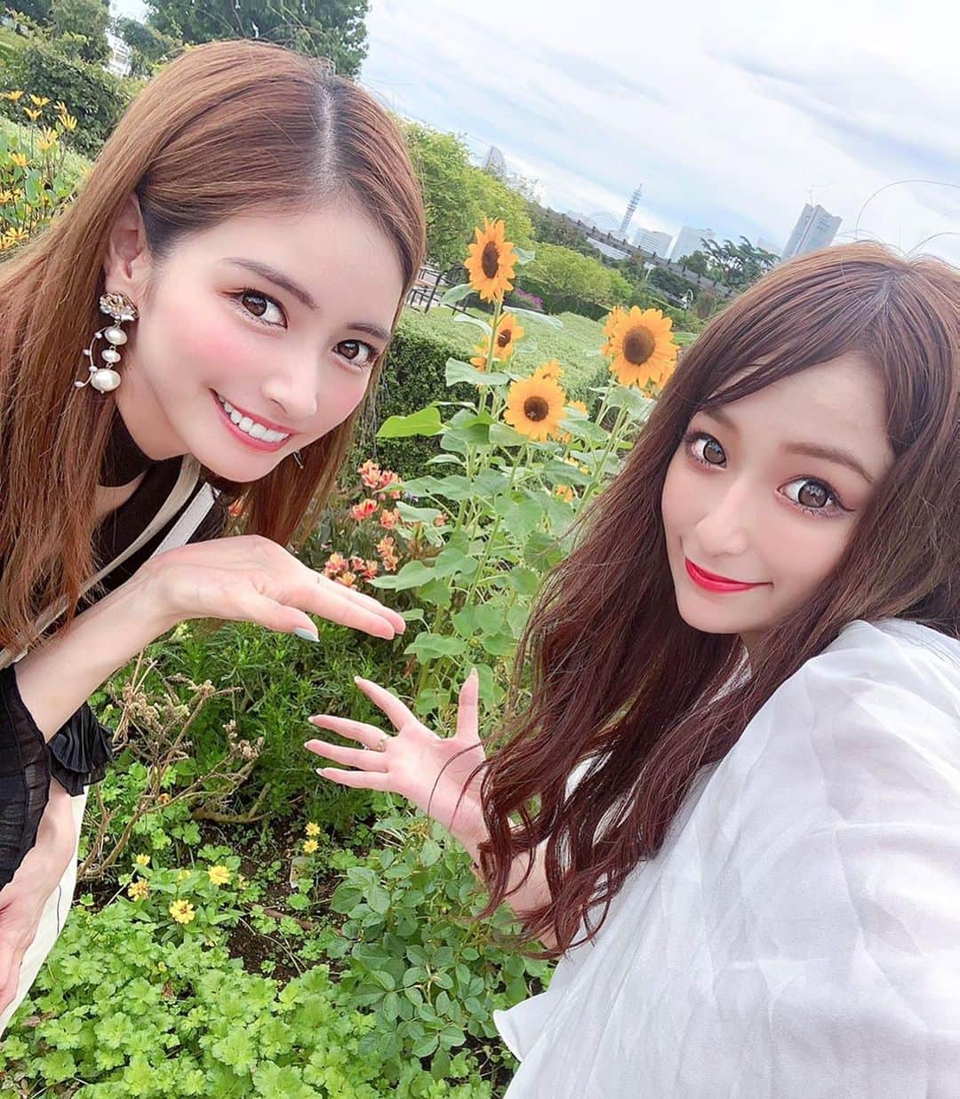 得あゆさんのインスタグラム写真 - (得あゆInstagram)「山下公園🌻→→→→ 横浜の公園はどこも広くて綺麗✨ 道も広くてゆっくりできて 最高だなぁ💭✨ ・ ・ ・ ・ ・ ・ ・ #myroute#マイルート#ヨコハマをスマートに楽しもう#pr#横浜#横浜観光#観光#女子旅#ベイバイク#自転車#サイクリング#カフェ#カフェ巡り#グルメ#食べ歩き#インスタ映え#カメラ女子#撮影#お洒落さんと繋がりたい#散歩#横浜中華街#デート#運動#山下公園#bike#cycling#lunch#yokohama#japanesefood#japanesegirl」8月4日 20時20分 - tokuayu819