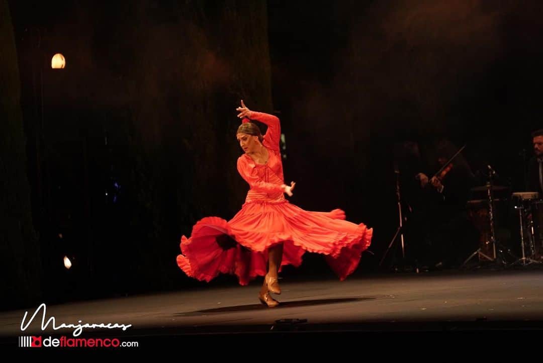 DeFlamenco.comさんのインスタグラム写真 - (DeFlamenco.comInstagram)「¡VIVA! Ese es el mensaje, viva Liñán, viva Graná, viva el Flamenco!   #viva #flamenco #baileflamenco #granada」8月5日 6時04分 - deflamenco