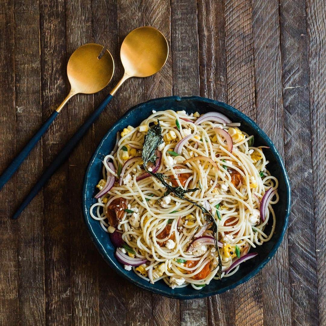 ティファニー・ティーセンさんのインスタグラム写真 - (ティファニー・ティーセンInstagram)「Grilled Pasta Salad is what’s for dinner tonight. #recipe on the #blog #linkinbio #summer #food」8月5日 6時54分 - tiffanithiessen