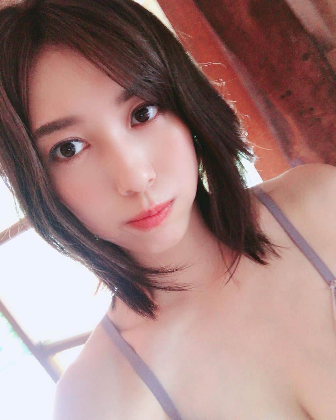 秦瑞穂さんのインスタグラム写真 - (秦瑞穂Instagram)「おっはー！  . .  今日もがんばろー！ .  #謎の顔#秦瑞穂#selfie#gravure#グラビア#DVD#沖縄#早起き#gm#followme#follow#me#japanesegirl」8月5日 7時05分 - hatamizuho