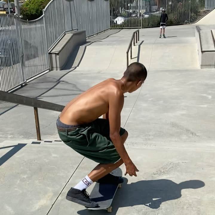 ルーイ・ロペスのインスタグラム：「📹〰️ @ryanree  @volcomskate」