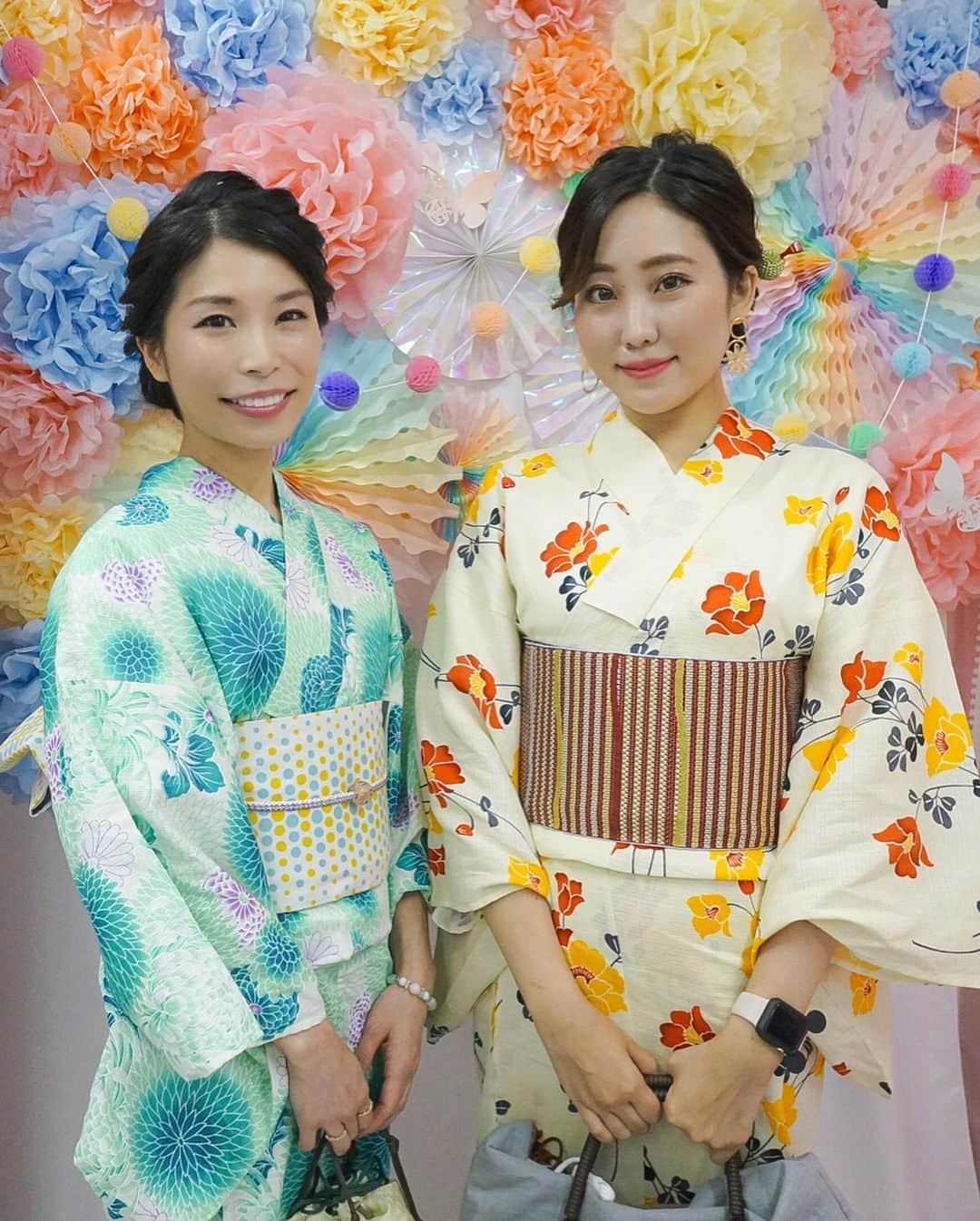 ルナさんのインスタグラム写真 - (ルナInstagram)「👘⛩👘⛩👘⛩👘⛩👘✨﻿ ﻿ 最近よくくる浅草❣️﻿ 今回は普段にないデザインの浴衣を﻿ きてみました🥰﻿ ﻿ 浅草着物レンタル&ネイル虹﻿ @asakusa_niji さんで浴衣レンタルしたよ🙏﻿ ﻿ 薄い黄色に、お花柄が可愛い💐﻿ @saki_felice のピアスとめちゃ﻿ マッチした〜🥰﻿ ﻿ ヘアセットもお任せにしたけど﻿ すごく好みの感じにしてもらえた💓﻿ ﻿ 他にも浴衣はたくさん種類がありましたよー💓﻿ まゆちゃん(@maayu_i227 )の着てる﻿ グリーンの浴衣も可愛かった✨﻿ ﻿ ﻿ ＊﻿ ＊﻿ ＊﻿ ﻿ ﻿ #浅草着物レンタル虹 #浅草レンタル着物 #浅草レンタル浴衣 #浅草着物レンタル #浅草浴衣レンタル #浅草ネイルサロン虹 #浴衣レンタル可愛い #トリドリベース #浴衣 #浴衣散策 #浅草浴衣 #浅草浴衣レンタル #浴衣レンタル浅草 #着物レンタル #着物 #浅草着物  #浅草散策  #浴衣ヘア #浴衣ヘアアレンジ #浴衣ヘアセット #着物ヘア #着物ヘアアレンジ #asakusa #asakusatokyo #pr #asakusatemple #kimono #yukata #yukatarental  #japanesegirl」8月4日 22時24分 - runakumaa