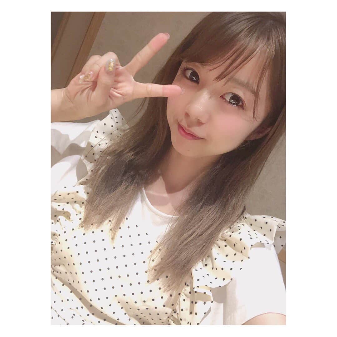 のインスタグラム：「唇の上のやつって影かな？ いつかの自撮り⭐️ ・ 最近自撮りしても いやーってなるのは なんでかな？」