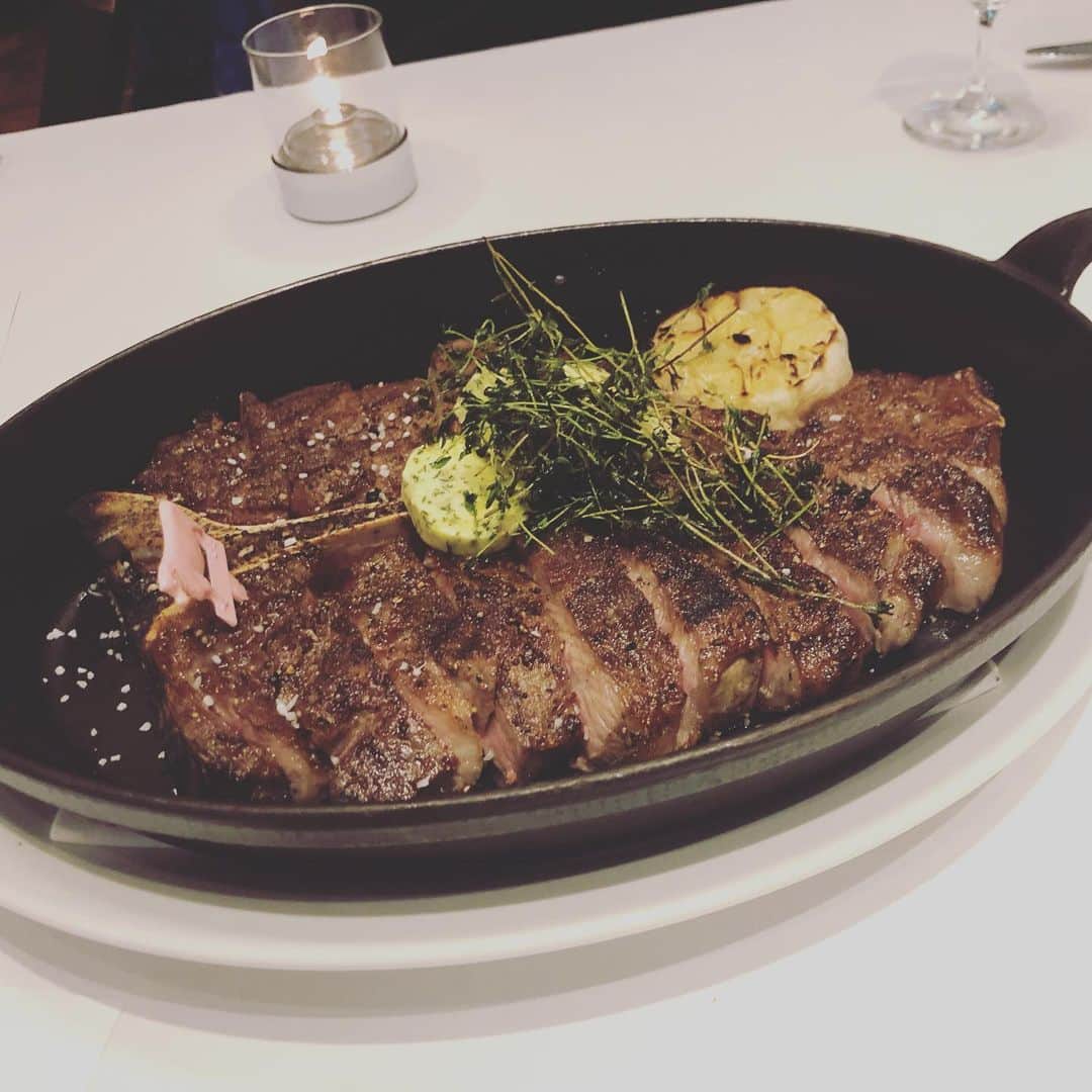 依布サラサのグルメインスタ