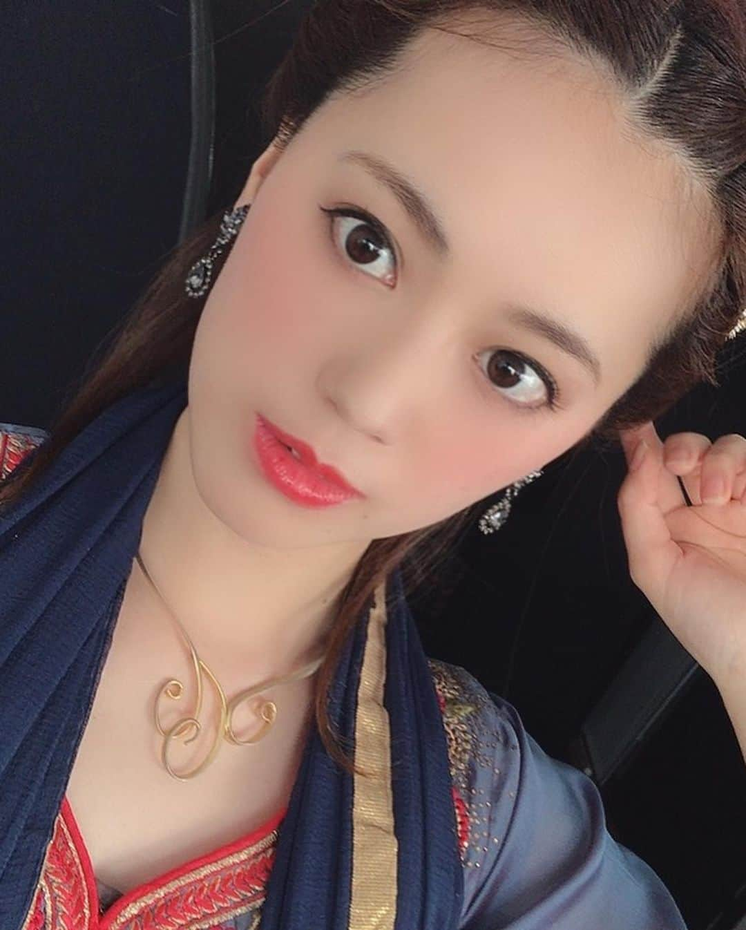 堀有里さんのインスタグラム写真 - (堀有里Instagram)「三国志の呂玲綺役やりますっっ！！！  気になった方は是非コメントくださいねっっ！  #三国志　#スリキン2020 #ヴィジュアル　#撮影　#threekingdoms #呂布　#呂玲綺　#舞台　#芝居　#衣装　#中国衣装　#チャイナ　#チャイナ服　#かんざし　#China #おしゃれな衣装 #お団子　#コスプレ #おでこ全開　#赤リップ　#中国風メイク #赤シャドウ #濃いめメイク」8月4日 22時20分 - _horiyuri_