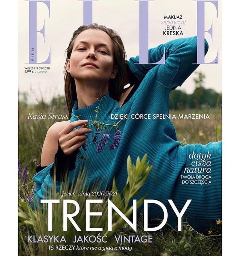カシア・ストラスのインスタグラム：「Thank you @ellepolska for this beautiful cover and interview about my new project @alanaturalbeauty 🖤  Dziękuję za piękną okładkę i wywiad. Już jutro w sprzedaży 🌹 Photo: @mateusz.stankiewicz  Style: @karolinalimbach  Make up: @bialymakeup  Hair: @gorgeousduryan  Wywiad: @agprokopowicz」