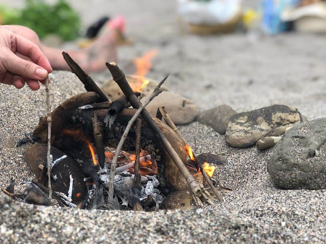 川又咲さんのインスタグラム写真 - (川又咲Instagram)「. . . 海の季節🏖  バリバリに猛暑ですね。 熱中症には気をつけましょうっ！  こんな時だからこそ有意義な夏に  したいなあ。 やりたいことを始めたいと思います！ . . #夏 #海 #シュノーケリング #素潜り #たき火 #summer #liketime #instagood #instagood #fun #photography #ファインダー越しの世界 #followｍe #actress」8月4日 22時26分 - saki_kawamata