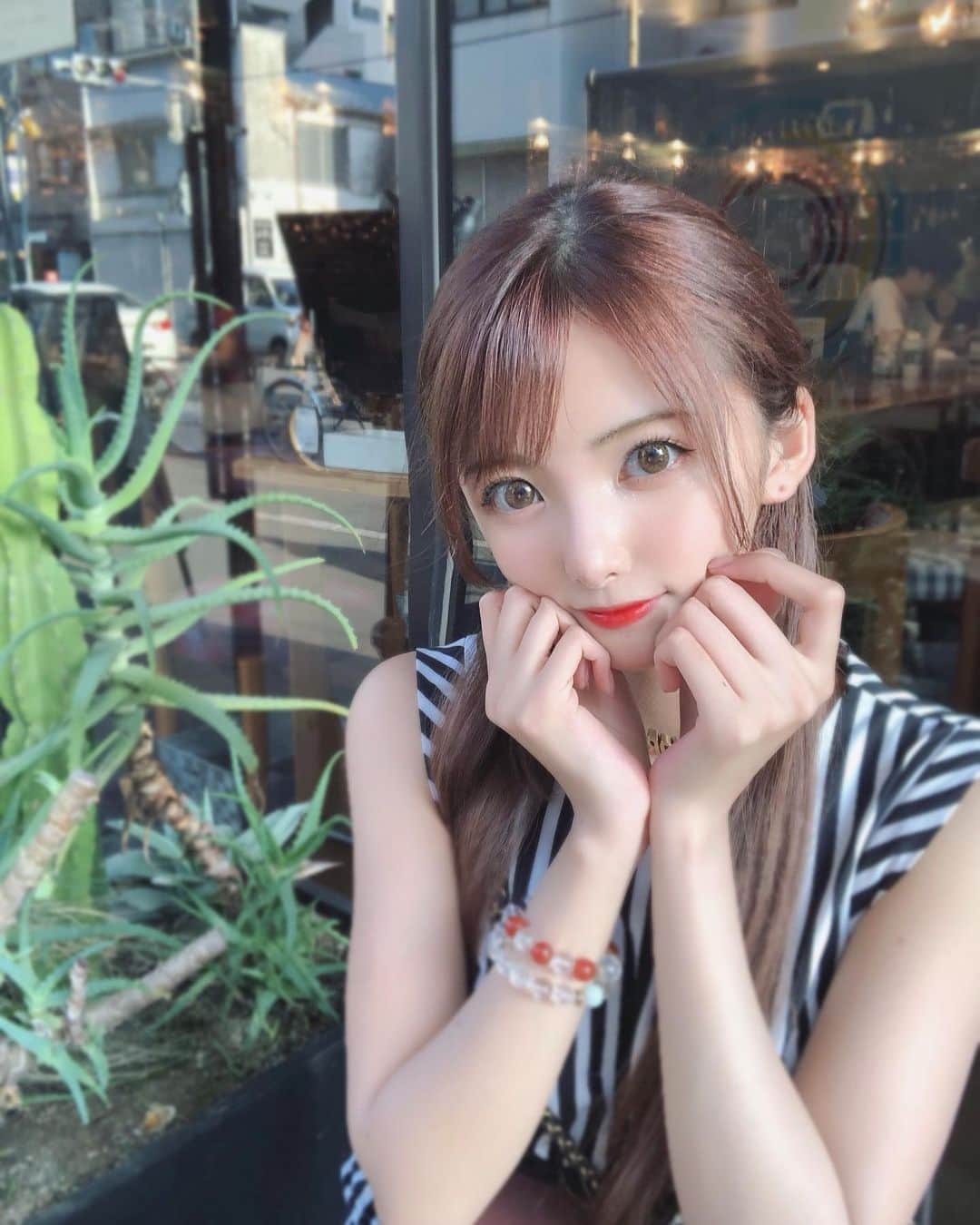 岡田栞奈のインスタグラム：「大好きな夏☀️🍉 おひさま気持ちいいね😍 #真夏 #夏が1番好き  #みんなが元気でいれますように🍀」