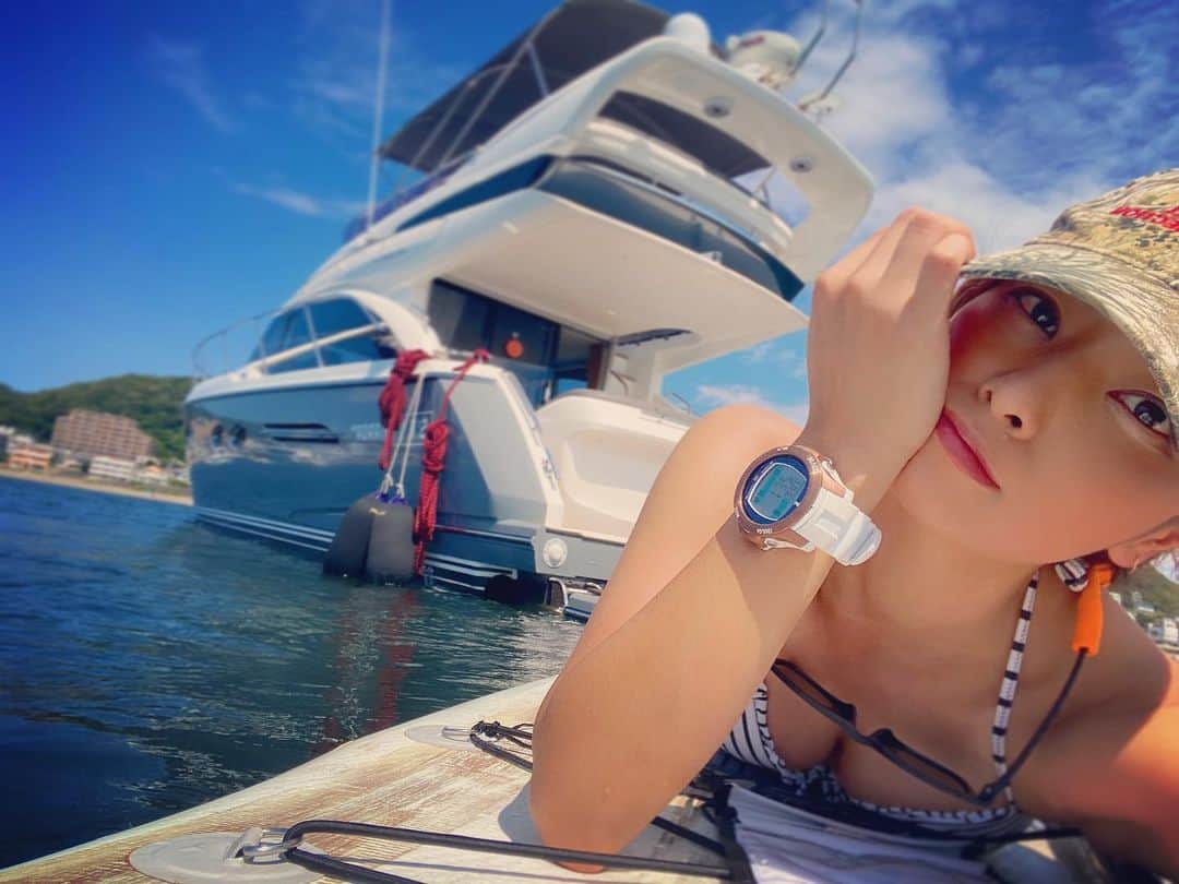 彩海のインスタグラム：「. . なんなら海でリモートしたいですw . それくらいストレスフリーな場所。 あとやりたいことは ジェットスキーに板付けて ウェイクボードとか🏄🏽‍♀️w . . . カイトサーフィンも興味あり！ . . .  . #ジェットスキー#ジェットスキーのある生活 #ジェット #ジェット女子 #マリンスポーツ#海#ビーチ #海活 #クルーズ#jetski #サップ #サップ女子#サーフィン#クルーズ#sup#surfinglifestyle #marinelife #marinesports #cruiselife  #standuppaddle」