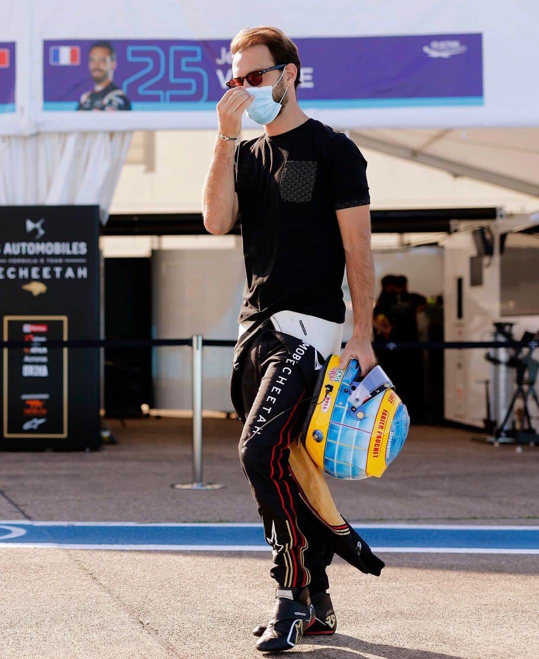 ジャン＝エリック・ベルニュのインスタグラム：「D-1 to first race 😁  #BerlinEPrix #ABBFormulaE #DSTecheetah #DSPerformance #DSAutomobiles #DSETenseFE20 #TagHeuer #RaceAhead #JEV25」
