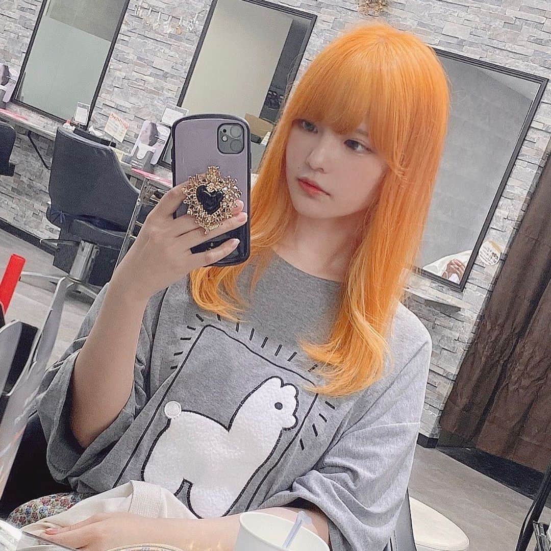やもはちこさんのインスタグラム写真 - (やもはちこInstagram)「new color🌞🍊 ㅤ ㅤ ㅤ ㅤ ㅤ ㅤ ㅤ #ヘアカラー #ヘアカラーオレンジ #ヘアカラーイエロー #オレンジカラー #派手髪 #merryjenny #夏メイク #夏コスメ #ss #自撮り #japanese #japanesegirl #cute #girl #selfie #followｍe #粉我 #좋아요 #팔로미 #셀카 #ootd #コーデ #coordinate #kpopstyle #アニメカラー #アニメ髪 #cosplay #cosplayer #动漫 #角色扮演」8月4日 23時08分 - yamohachiko