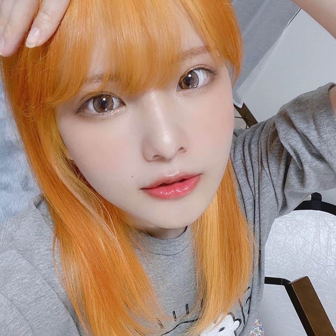 やもはちこさんのインスタグラム写真 - (やもはちこInstagram)「new color🌞🍊 ㅤ ㅤ ㅤ ㅤ ㅤ ㅤ ㅤ #ヘアカラー #ヘアカラーオレンジ #ヘアカラーイエロー #オレンジカラー #派手髪 #merryjenny #夏メイク #夏コスメ #ss #自撮り #japanese #japanesegirl #cute #girl #selfie #followｍe #粉我 #좋아요 #팔로미 #셀카 #ootd #コーデ #coordinate #kpopstyle #アニメカラー #アニメ髪 #cosplay #cosplayer #动漫 #角色扮演」8月4日 23時08分 - yamohachiko