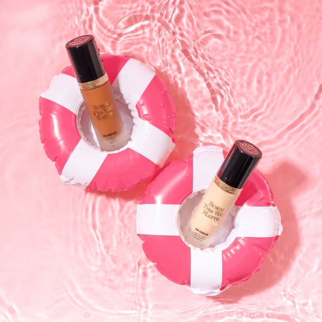 Too Facedさんのインスタグラム写真 - (Too FacedInstagram)「Summer necessity ✔️ We've got you covered (even on the hottest days 🔥) with our waterproof, oil-free 24-Hour Born This Way Matte Foundation. Shop your perfect foundation shade worry free with FREE shipping & returns on toofaced.com! #tfbornthisway #toofaced」8月4日 23時01分 - toofaced