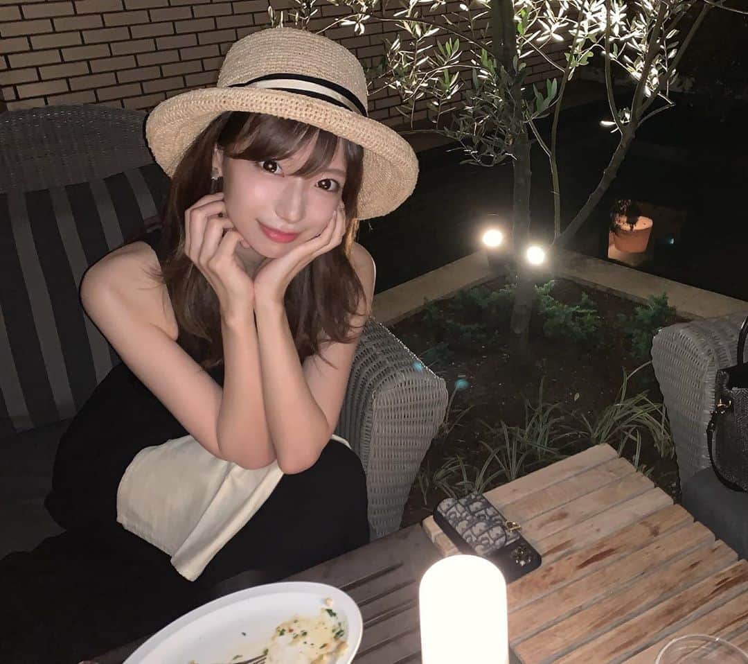 星島沙也加さんのインスタグラム写真 - (星島沙也加Instagram)「夏なので麦わら帽子を買ったよ👒 夏の予定はないよ👒」8月4日 23時17分 - sayaka_hoshijima